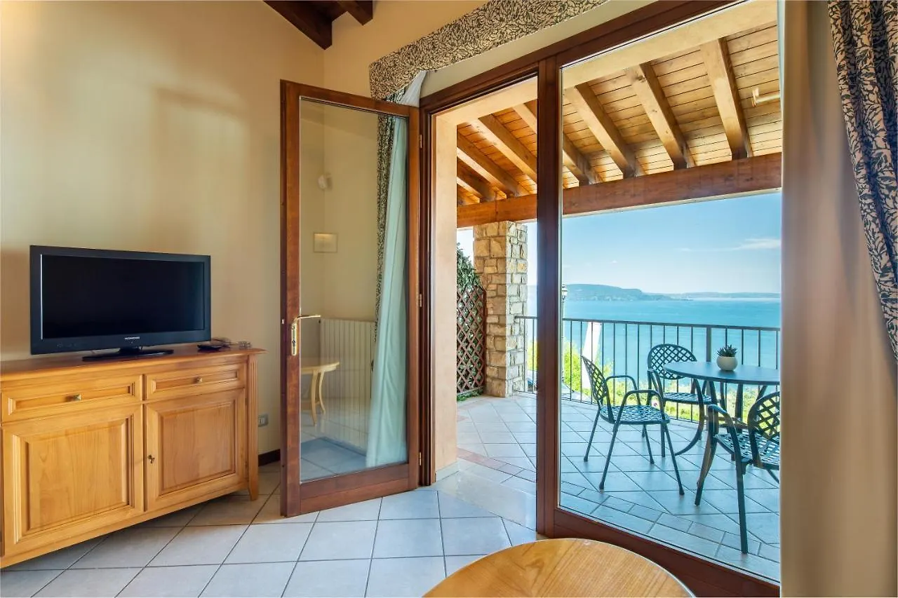 **** Aparthotel Domina Borgo degli Ulivi - Garda Lake Gardone Riviera Italia