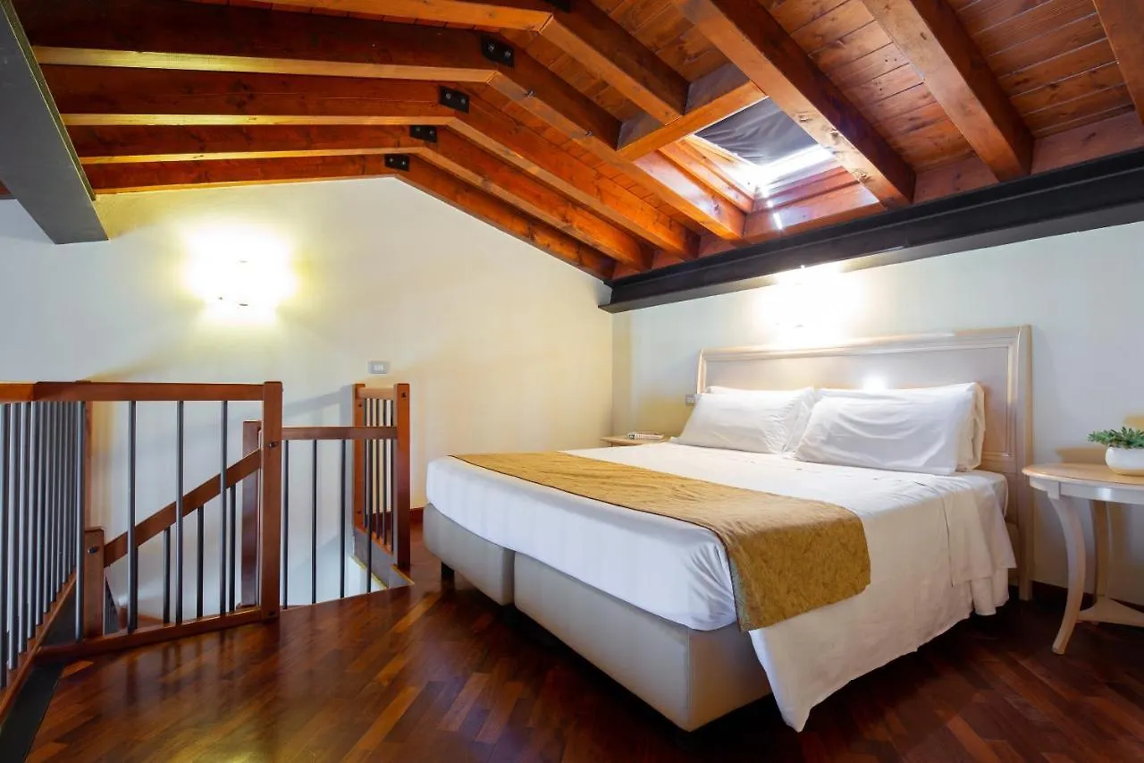 Domina Borgo degli Ulivi - Garda Lake Gardone Riviera Aparthotel