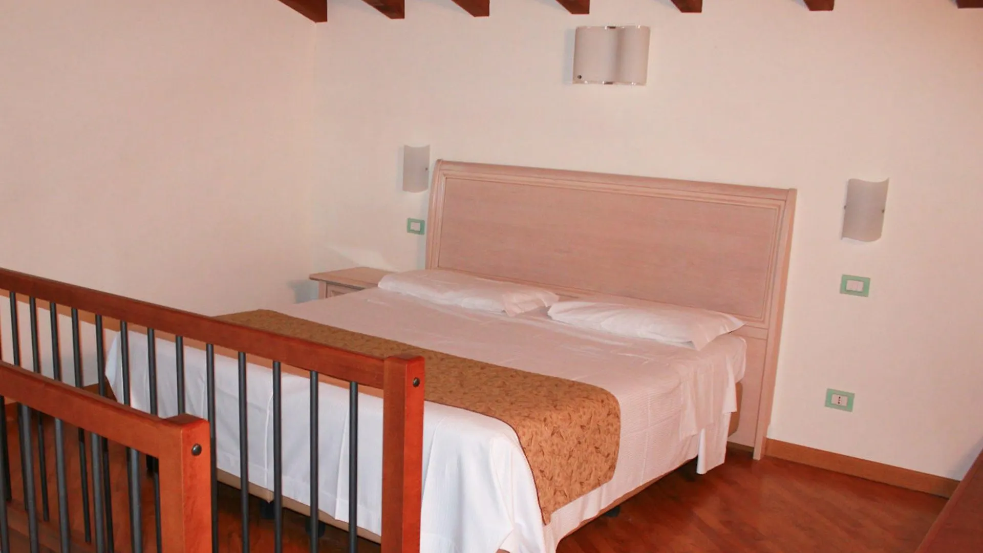Domina Borgo Degli Ulivi - Garda Lake Gardone Riviera 4*,  Italy