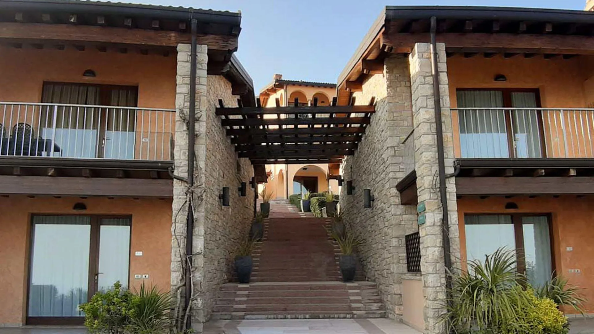 Domina Borgo Degli Ulivi - Garda Lake Gardone Riviera