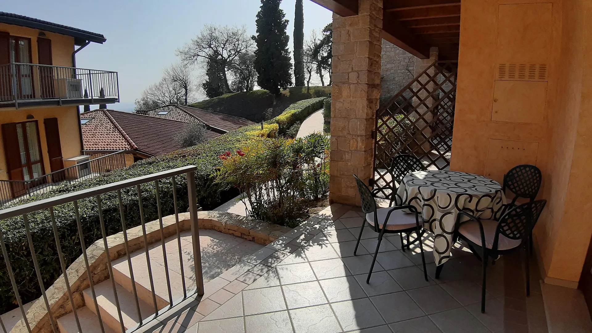 Aparthotel Domina Borgo Degli Ulivi - Garda Lake Gardone Riviera