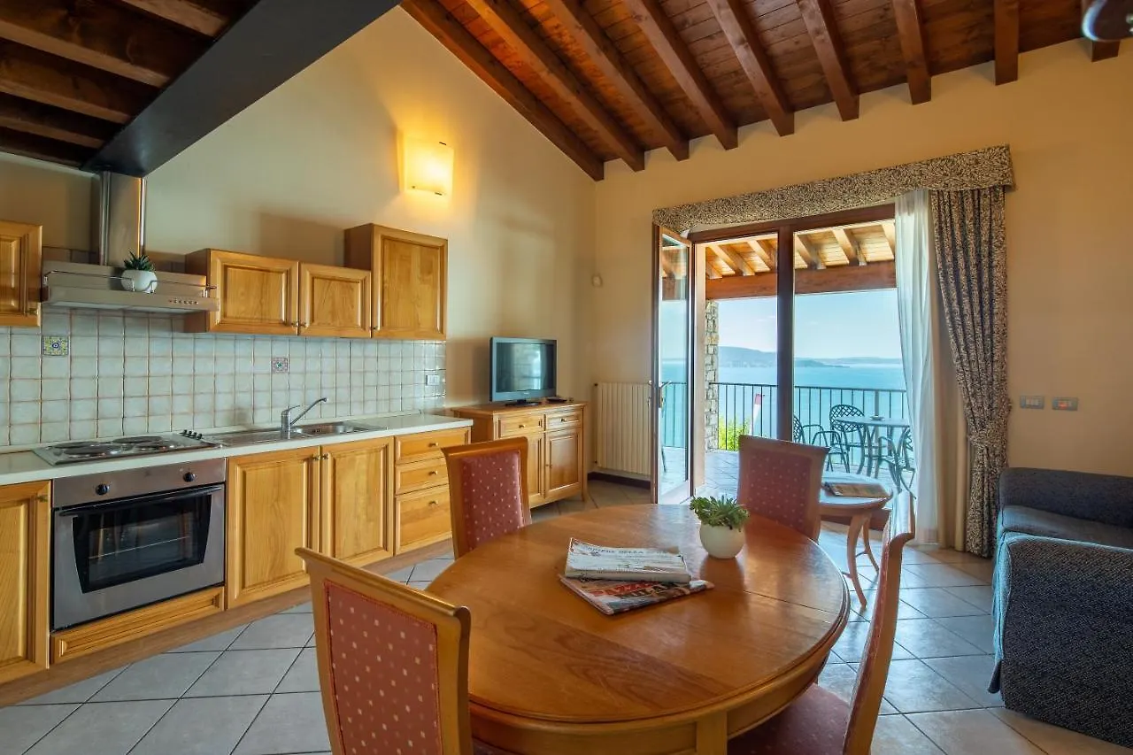 Domina Borgo Degli Ulivi - Garda Lake Gardone Riviera 4*,  Italie
