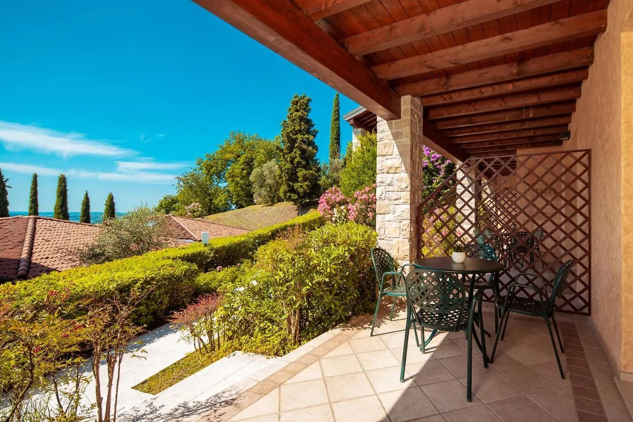 Domina Borgo Degli Ulivi - Garda Lake Gardone Riviera 4*,