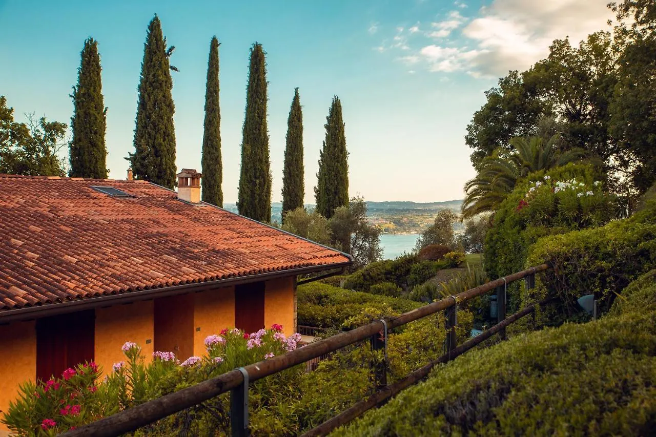 Domina Borgo Degli Ulivi - Garda Lake Gardone Riviera 4*,  Italie