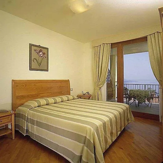Appart hôtel Domina Borgo Degli Ulivi - Garda Lake Gardone Riviera