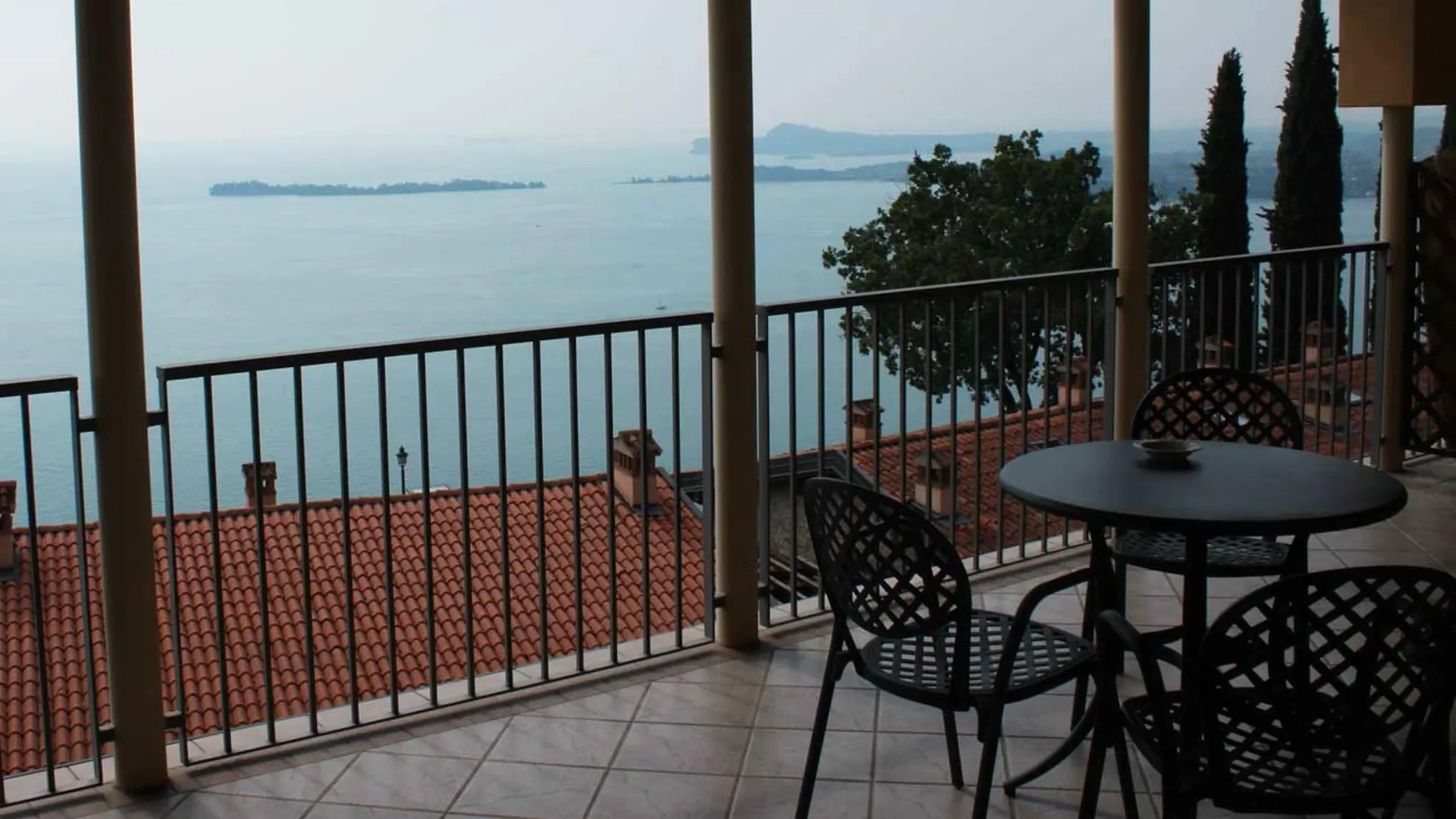 Apart Otel Domina Borgo Degli Ulivi - Garda Lake Gardone Riviera